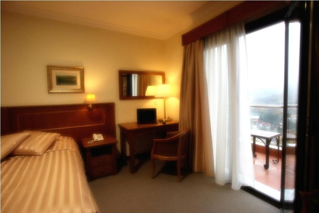 Afkos Grammos Boutique Hotel Resort Nestorion 客房 照片